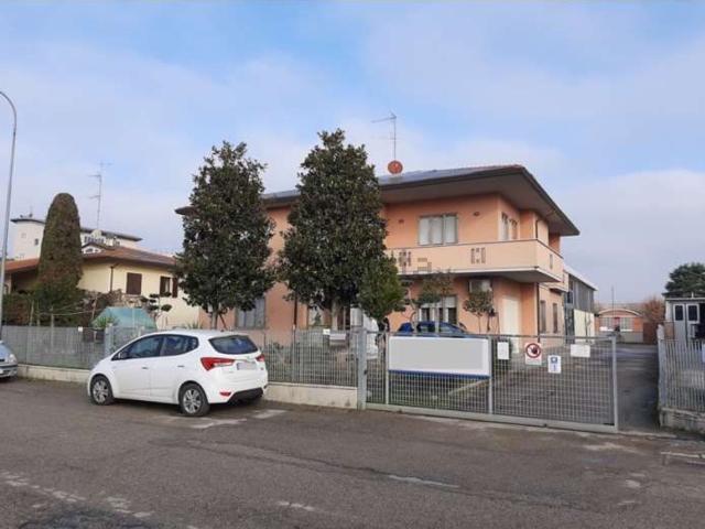 Appartamento in vendita di 182 m² in Via Gioacchino Zambrini