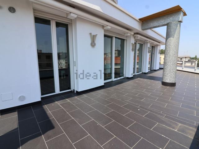 Appartamento in vendita di 182 m² in Via Giosuè Carducci