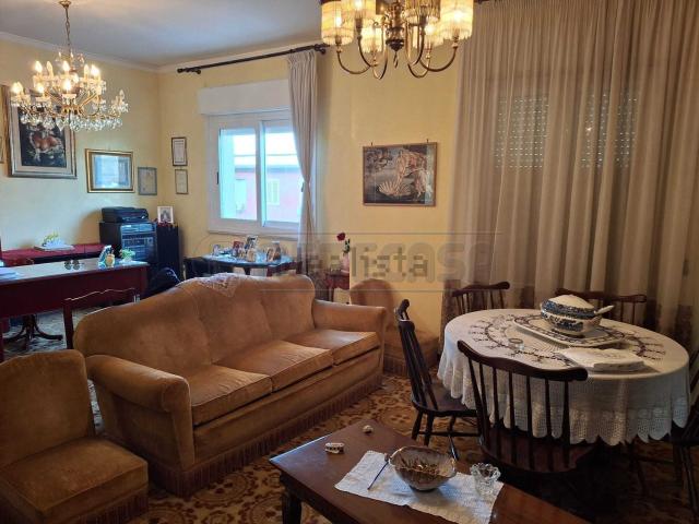 Appartamento in vendita di 182 m² in Via Grottasanta