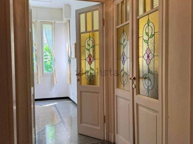 Appartamento in vendita di 182 m² in Via IV Novembre
