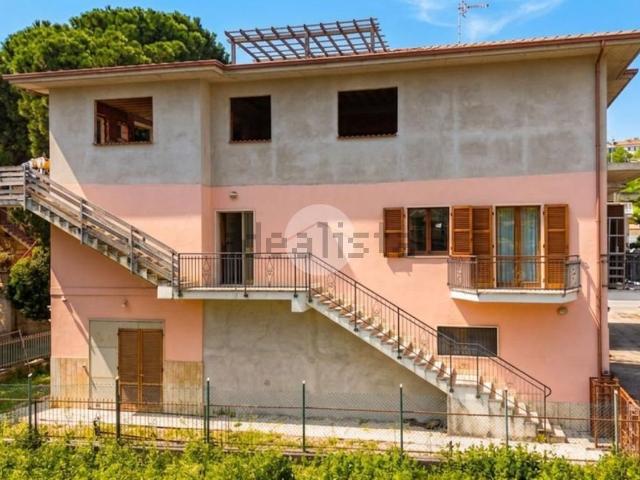 Appartamento in vendita di 182 m² in Via Nazario Sauro, 108