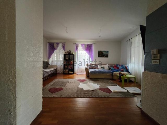 Appartamento in vendita di 182 m² in Via Pantè