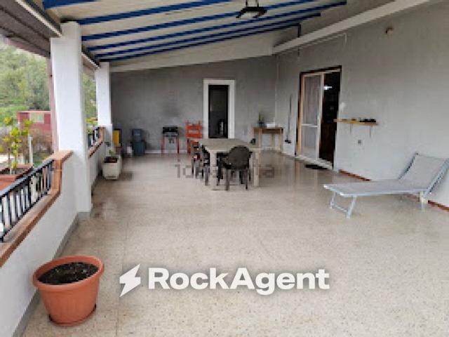 Appartamento in vendita di 182 m² in Via Pitagora
