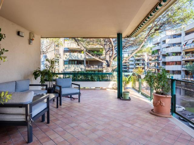 Appartamento in vendita di 182 m² in Via Riccardo Forster