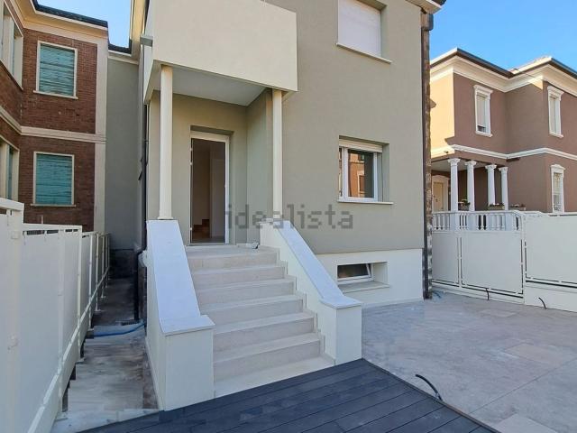 Appartamento in vendita di 182 m² in Viale Trieste, 52