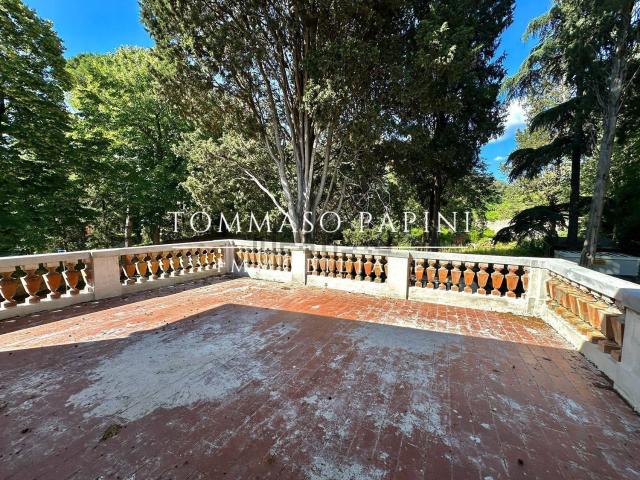 Appartamento in vendita di 182 m² in Viale Augusto Righi, 47