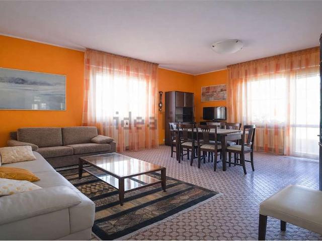 Appartamento in vendita di 182 m² in Viale Mosca, 29