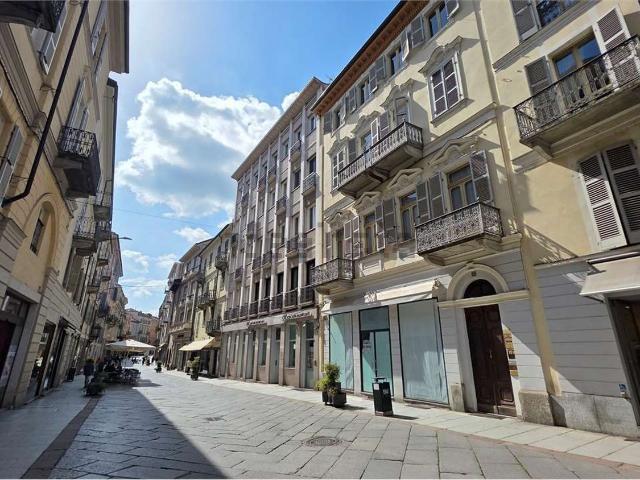 Appartamento in vendita di 182 m² in Corso Vittorio Alfieri, 213