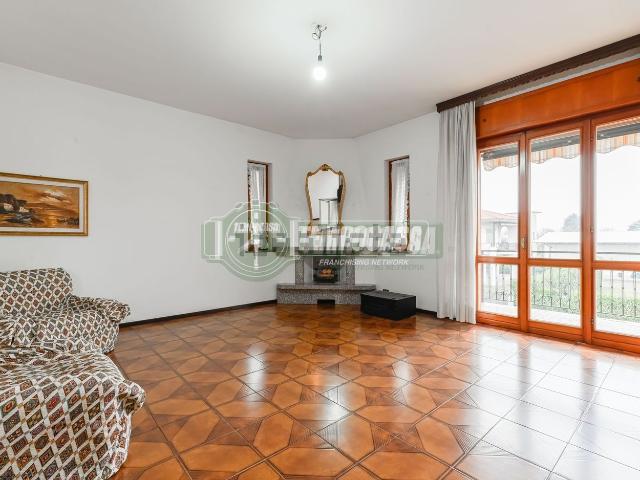 Appartamento in vendita di 183 m² in Via Cascina Maffeis, 7