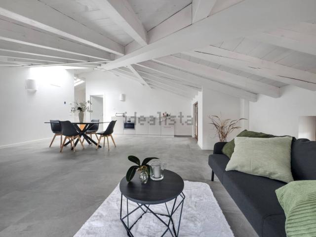 Appartamento in vendita di 183 m² in Via Giacomo Matteotti