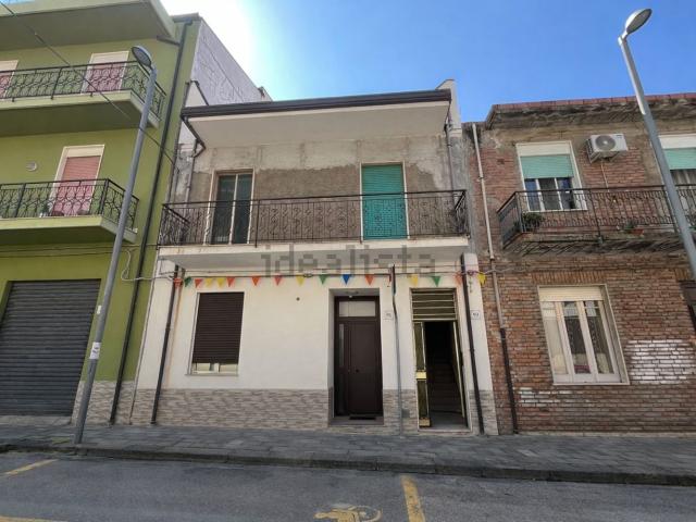 Appartamento in vendita di 183 m² in Via dei Vespri, 93