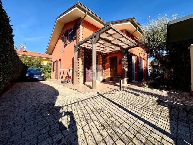Appartamento in vendita di 183 m² in Via delle Cascine, 1