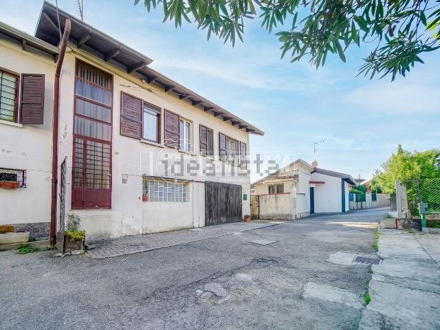Appartamento in vendita di 183 m² in Via Ina Case