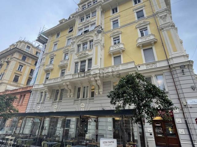 Appartamento in vendita di 183 m² in Via Ippolito D&apos Aste