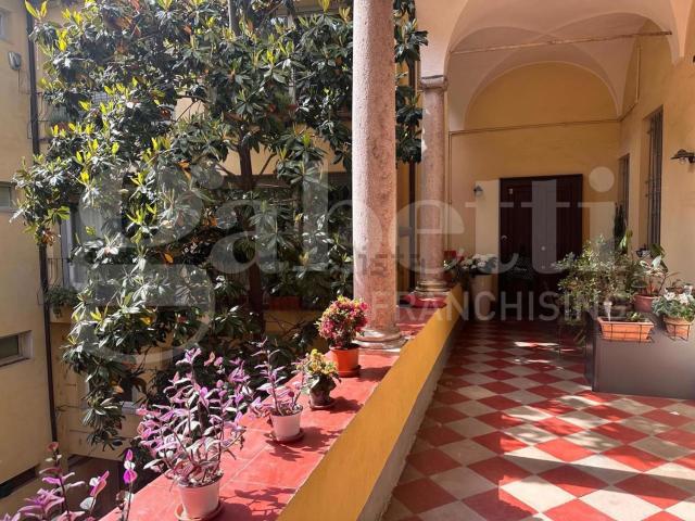 Appartamento in vendita di 183 m² in Via Legnano