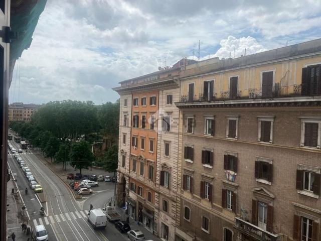 Appartamento in vendita di 183 m² in Via Napoleone III
