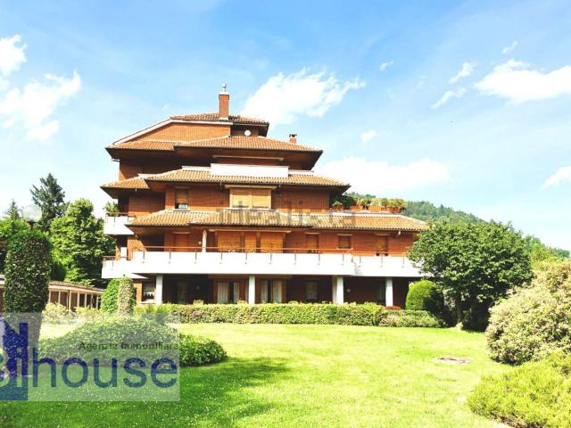 Appartamento in vendita di 183 m² in Via Pier Giorgio Frassati, 9