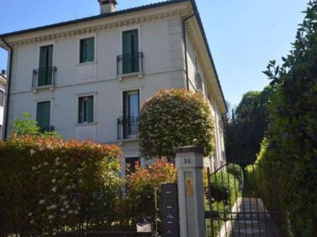 Appartamento in vendita di 183 m² in Viale Dante Alighieri, 14