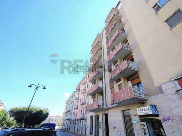 Appartamento in vendita di 183 m² in Corso Francesco Bucci, 37