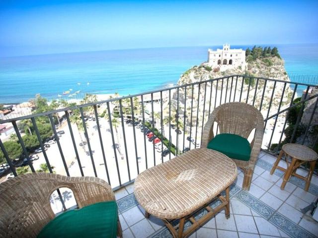 Appartamento in vendita di 184 m² in Via Abate Sergio