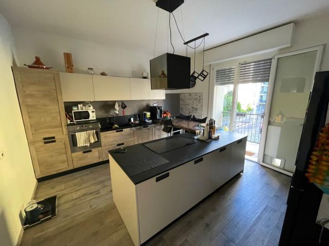 Appartamento in vendita di 184 m² in Via Achille Grandi