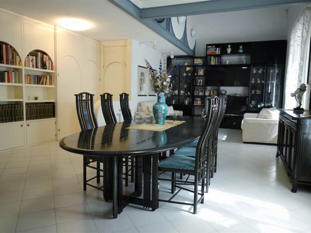 Appartamento in vendita di 184 m² in Via Albereta