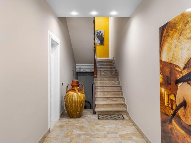 Appartamento in vendita di 184 m² in Via Giuseppe Grassi, 11