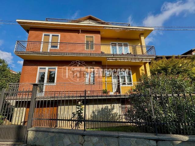Appartamento in vendita di 184 m² in Via Dante Alighieri