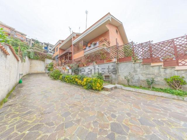 Appartamento in vendita di 184 m² in Via dei Martiri de la Storta, 15