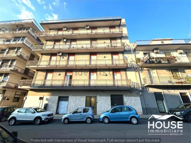 Appartamento in vendita di 184 m² in Via Emanuele Bellia