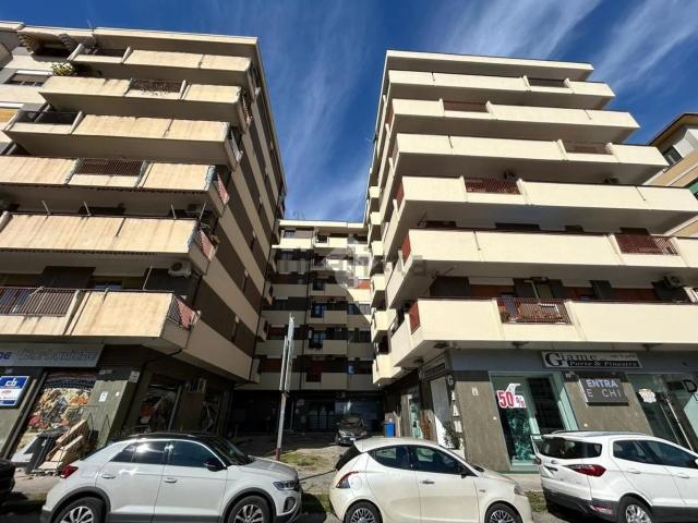 Appartamento in vendita di 184 m² in Via Edoardo e Mario Cristofaro, 37