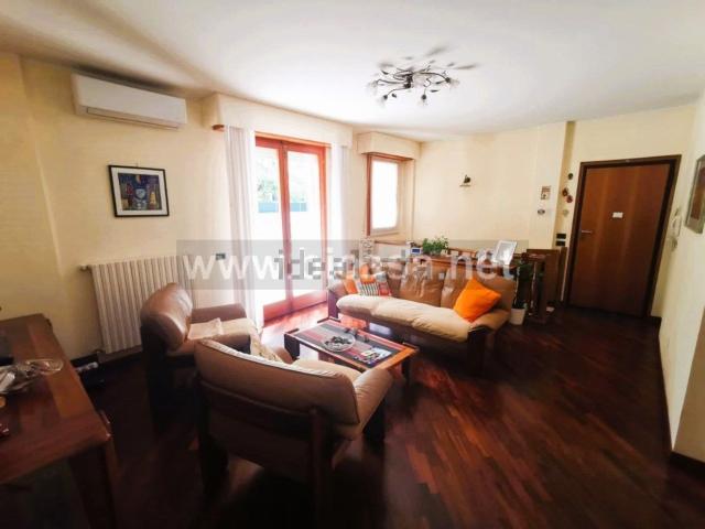 Appartamento in vendita di 184 m² in Via Ernesto Morini