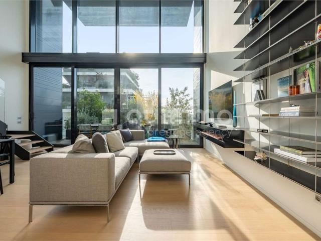 Appartamento in vendita di 184 m² in Via Joe Colombo, 16