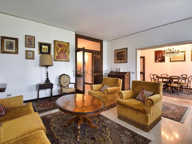 Appartamento in vendita di 184 m² in Via John Fitzgerald Kennedy, 25