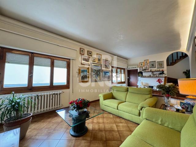 Appartamento in vendita di 184 m² in Via Lorenzo da Pelago