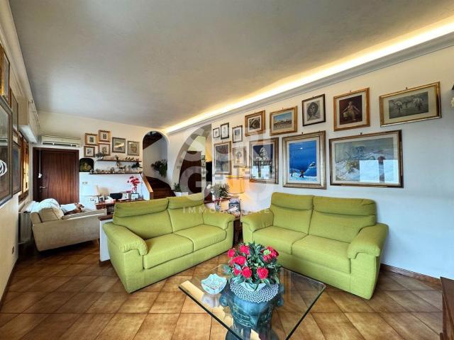 Appartamento in vendita di 184 m² in Via Lorenzo da Pelago