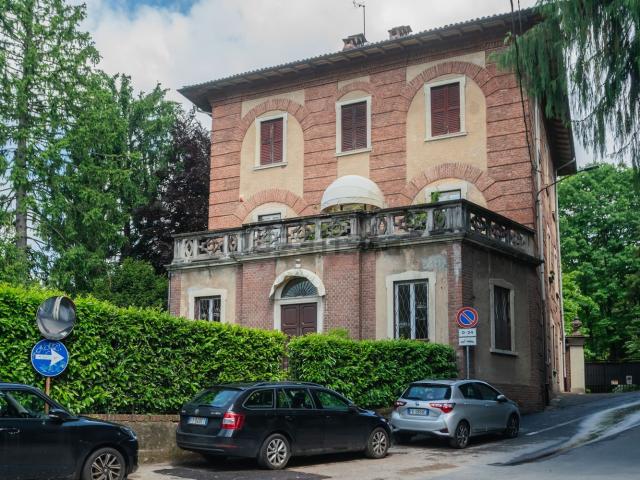 Appartamento in vendita di 184 m² in Via Mozzoni, 11