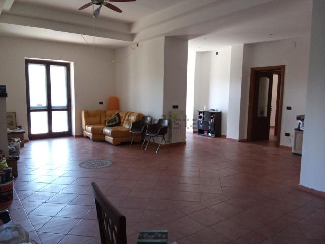 Appartamento in vendita di 184 m² in Via Mario Dodaro, 23