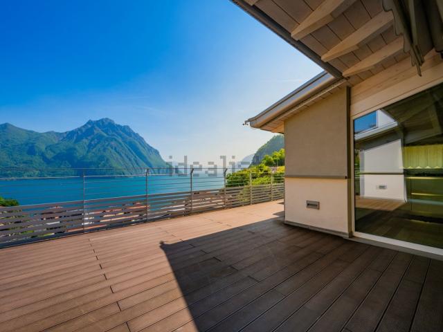Appartamento in vendita di 184 m² in Via Rocca