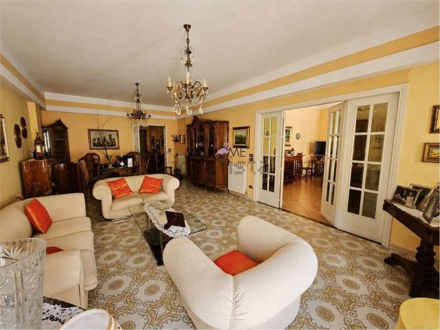 Appartamento in vendita di 184 m² in Via XI Maggio