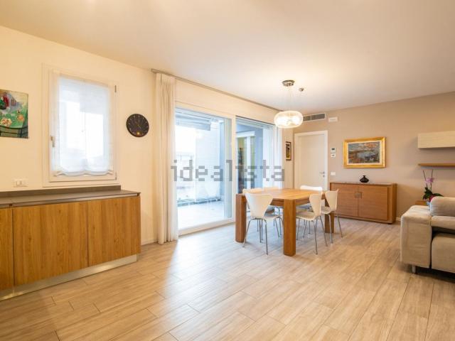 Appartamento in vendita di 184 m² in Via XXV Aprile