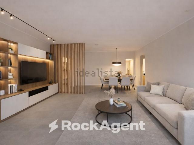 Appartamento in vendita di 184 m² in Viale Vincenzo de Filippis, 320