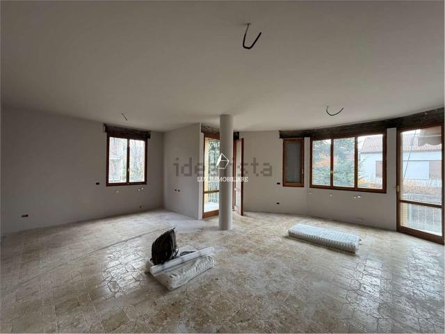 Appartamento in vendita di 184 m² in Viale Giacomo Puccini