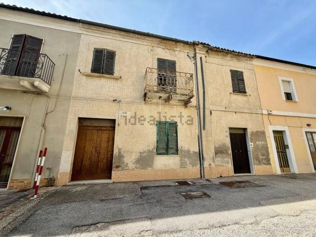 Appartamento in vendita di 185 m² in Via Catone