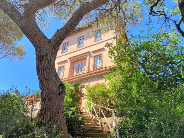 Appartamento in vendita di 185 m² in Via Capo D&apos Arco, 64