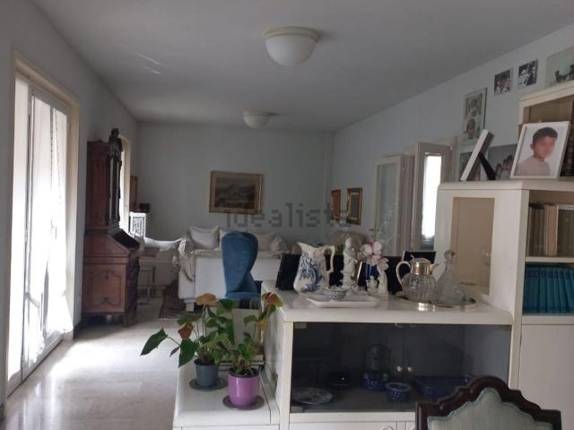 Appartamento in vendita di 185 m² in Via Caprera