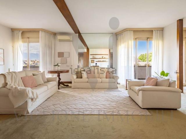 Appartamento in vendita di 185 m² in Via Carlo Ravizza, 78