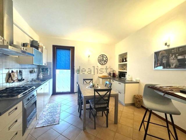 Appartamento in vendita di 185 m² in Via Circonvallazione