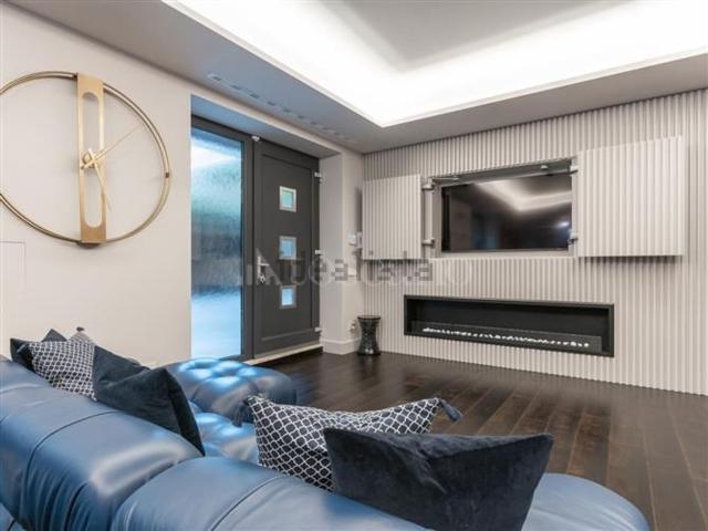 Appartamento in vendita di 185 m² in Via Andrea Solari