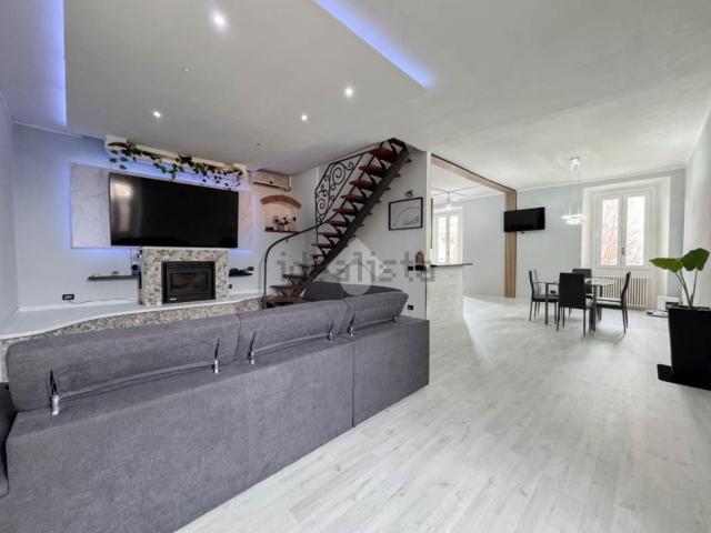 Appartamento in vendita di 185 m² in Via Arnaldo, 86